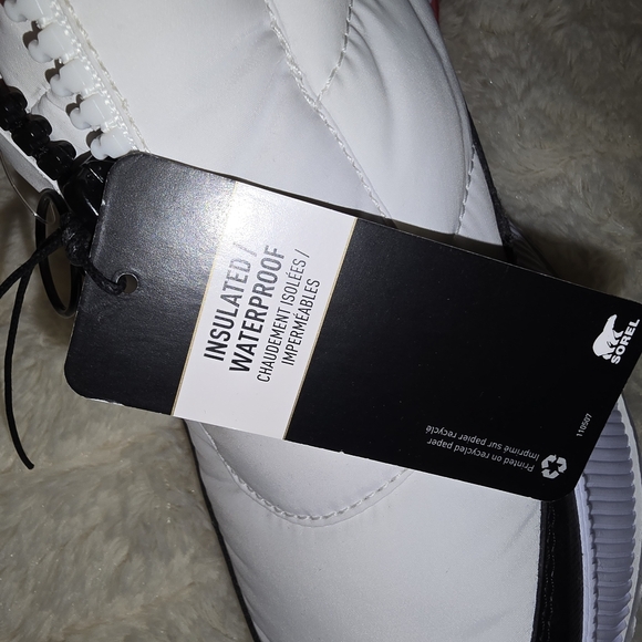 Sorel Women's Out 'N About Puffy Zip Waterproof Boot - Picture 9 of 10